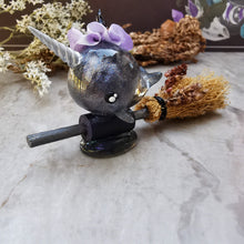 Load image into Gallery viewer, Luna