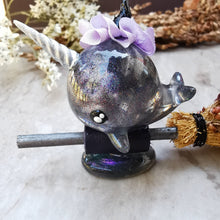 Load image into Gallery viewer, Luna